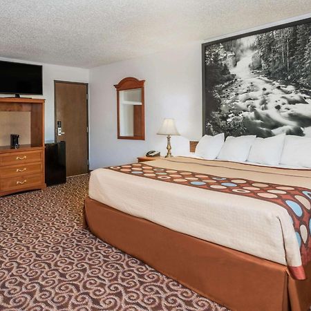 Super 8 by Wyndham Gillette Hotell Eksteriør bilde