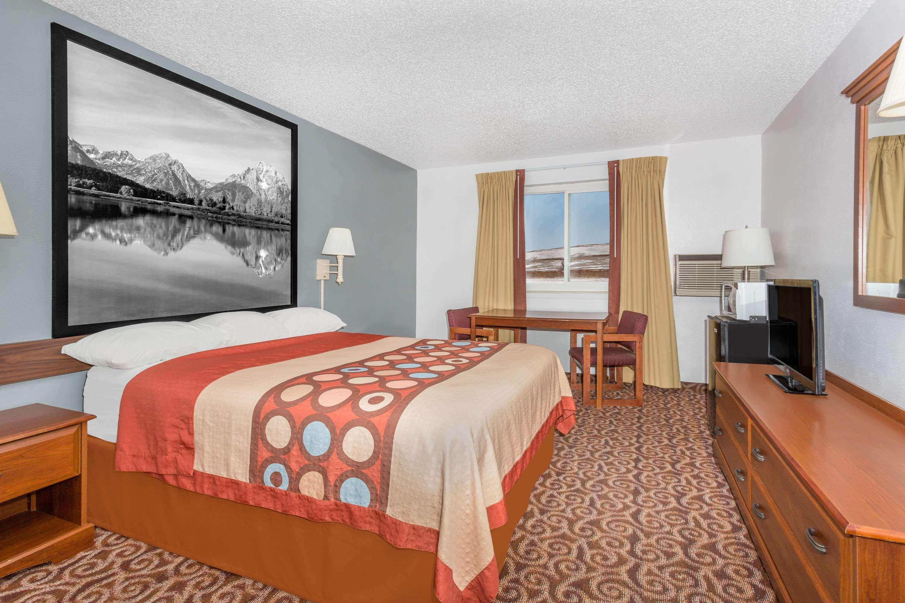Super 8 by Wyndham Gillette Hotell Eksteriør bilde