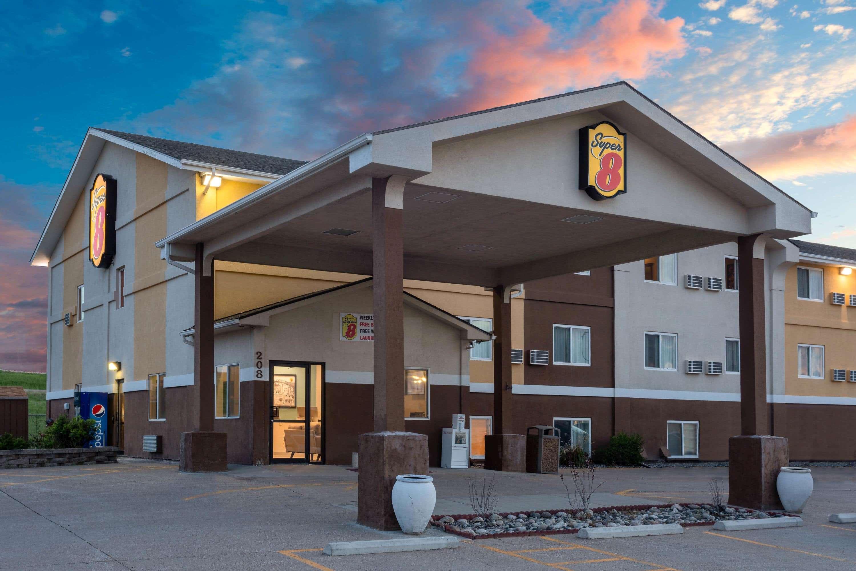 Super 8 by Wyndham Gillette Hotell Eksteriør bilde